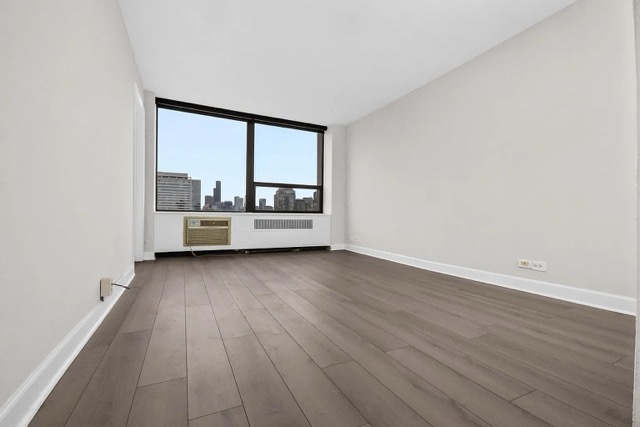 1360 N Sandburg Terrace 2809C