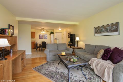 Tiny photo for 1619 N Windsor Drive #310, Arlington Heights, IL 60004 (MLS # 12574348)