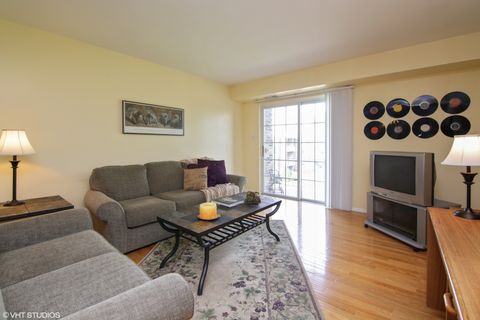 Tiny photo for 1619 N Windsor Drive #310, Arlington Heights, IL 60004 (MLS # 12574348)