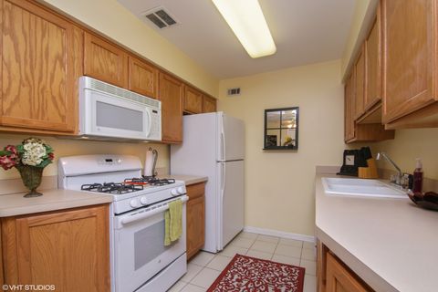 Tiny photo for 1619 N Windsor Drive #310, Arlington Heights, IL 60004 (MLS # 12574348)