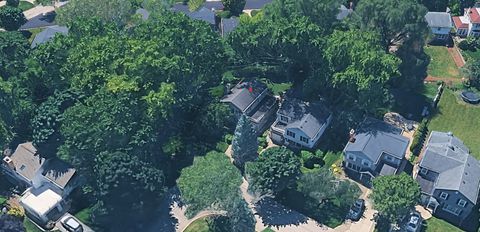 Tiny photo for 621 E Grove Street, Arlington Heights, IL 60005 (MLS # 12596304)