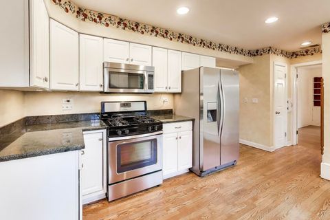 Tiny photo for 621 E Grove Street, Arlington Heights, IL 60005 (MLS # 12596304)