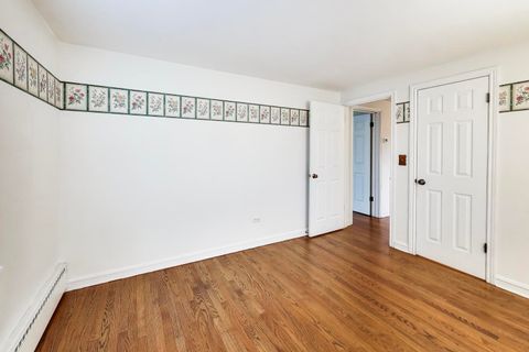 Tiny photo for 621 E Grove Street, Arlington Heights, IL 60005 (MLS # 12596304)