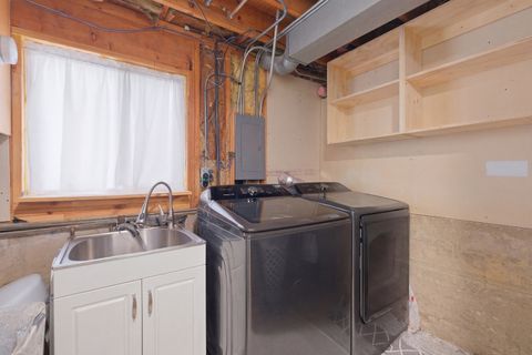 Tiny photo for 2221 Charmingfare Drive, Woodridge, IL 60517 (MLS # 12584884)