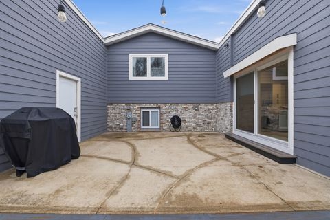 Tiny photo for 2221 Charmingfare Drive, Woodridge, IL 60517 (MLS # 12584884)