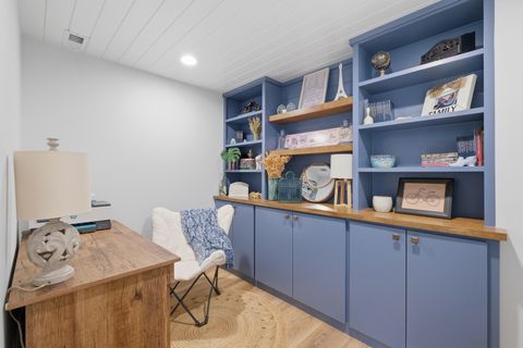 Tiny photo for 2221 Charmingfare Drive, Woodridge, IL 60517 (MLS # 12584884)