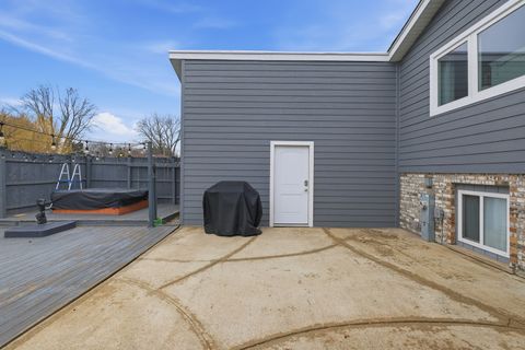 Tiny photo for 2221 Charmingfare Drive, Woodridge, IL 60517 (MLS # 12584884)