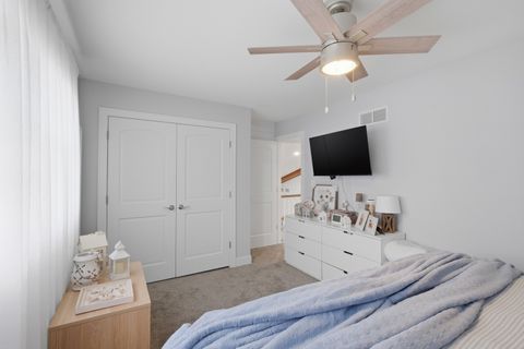 Tiny photo for 2221 Charmingfare Drive, Woodridge, IL 60517 (MLS # 12584884)