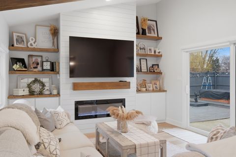 Tiny photo for 2221 Charmingfare Drive, Woodridge, IL 60517 (MLS # 12584884)