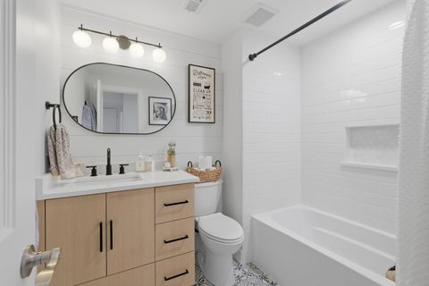 Tiny photo for 2221 Charmingfare Drive, Woodridge, IL 60517 (MLS # 12584884)