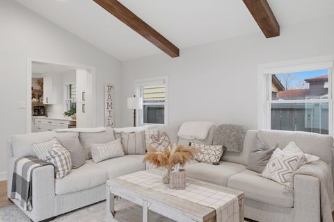 Tiny photo for 2221 Charmingfare Drive, Woodridge, IL 60517 (MLS # 12584884)