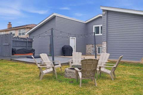 Tiny photo for 2221 Charmingfare Drive, Woodridge, IL 60517 (MLS # 12584884)