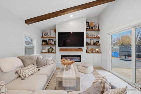 Tiny photo for 2221 Charmingfare Drive, Woodridge, IL 60517 (MLS # 12584884)