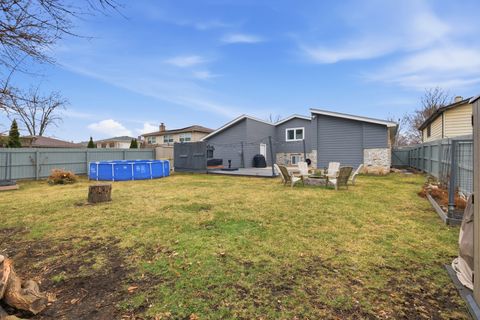 Tiny photo for 2221 Charmingfare Drive, Woodridge, IL 60517 (MLS # 12584884)