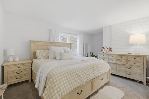 Tiny photo for 2221 Charmingfare Drive, Woodridge, IL 60517 (MLS # 12584884)