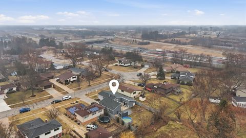 Tiny photo for 2221 Charmingfare Drive, Woodridge, IL 60517 (MLS # 12584884)