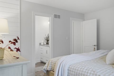 Tiny photo for 2221 Charmingfare Drive, Woodridge, IL 60517 (MLS # 12584884)