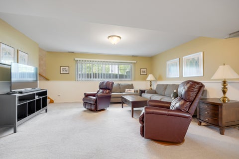 Tiny photo for 215 PARKCHESTER Road, Elk Grove Village, IL 60007 (MLS # 12746302)