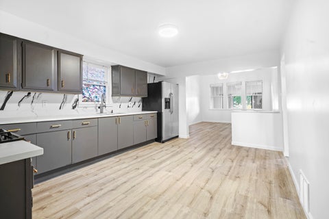 Tiny photo for 10243 S Avenue M Avenue, Chicago, IL 60617 (MLS # 12793726)