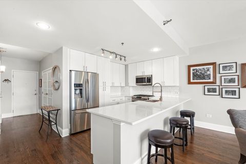 Tiny photo for 1515 S Prairie Avenue #910, Chicago, IL 60605 (MLS # 12581820)