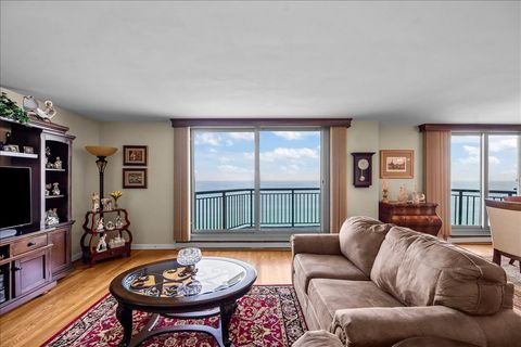 Tiny photo for 6007 N SHERIDAN Road #37B, Chicago, IL 60660 (MLS # 12485366)