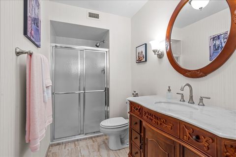Tiny photo for 6007 N SHERIDAN Road #37B, Chicago, IL 60660 (MLS # 12485366)