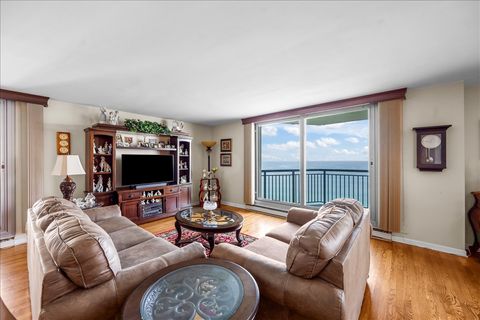 Tiny photo for 6007 N SHERIDAN Road #37B, Chicago, IL 60660 (MLS # 12485366)