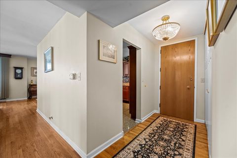Tiny photo for 6007 N SHERIDAN Road #37B, Chicago, IL 60660 (MLS # 12485366)