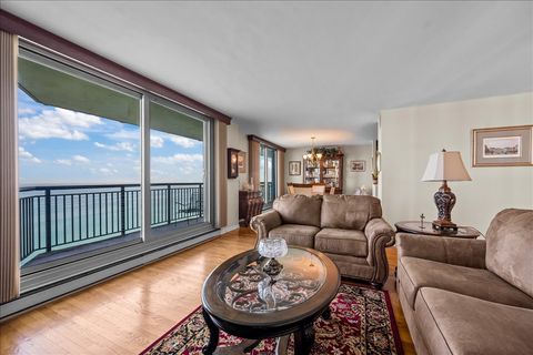 Tiny photo for 6007 N SHERIDAN Road #37B, Chicago, IL 60660 (MLS # 12485366)