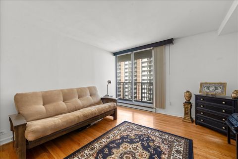 Tiny photo for 6007 N SHERIDAN Road #37B, Chicago, IL 60660 (MLS # 12485366)