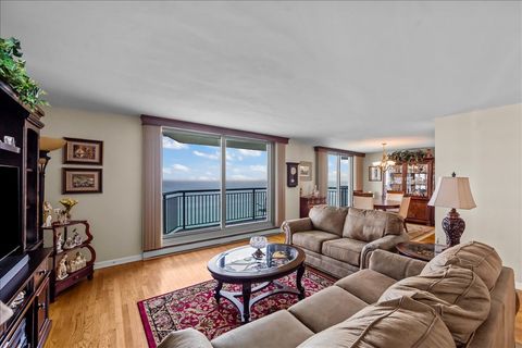 Tiny photo for 6007 N SHERIDAN Road #37B, Chicago, IL 60660 (MLS # 12485366)