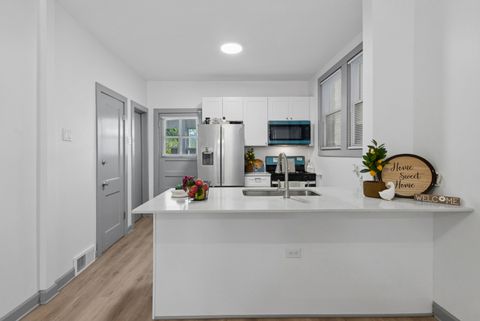 Tiny photo for 7337 S University Avenue, Chicago, IL 60619 (MLS # 12494980)