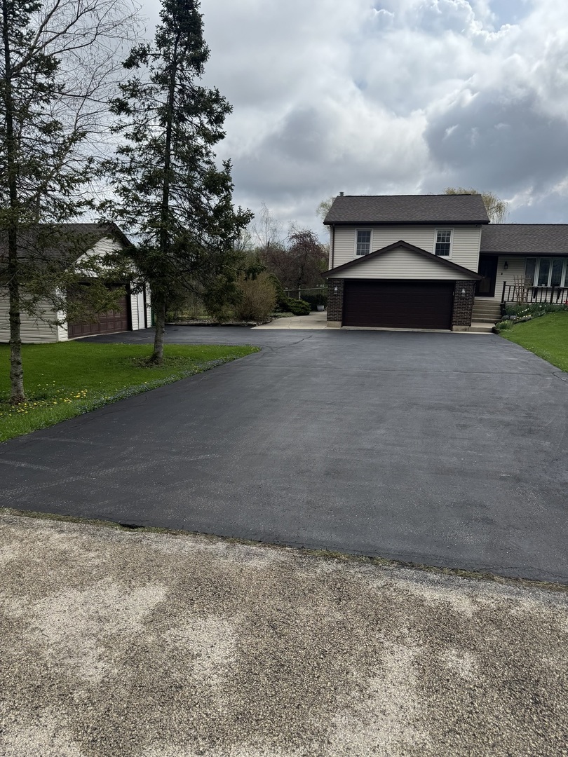 25225 N Virginia Avenue N