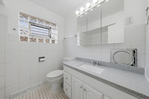 Tiny photo for 12718 S Justine Street, Calumet Park, IL 60827 (MLS # 12714987)
