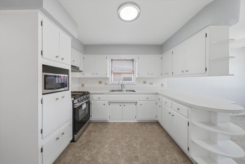 Tiny photo for 12718 S Justine Street, Calumet Park, IL 60827 (MLS # 12714987)