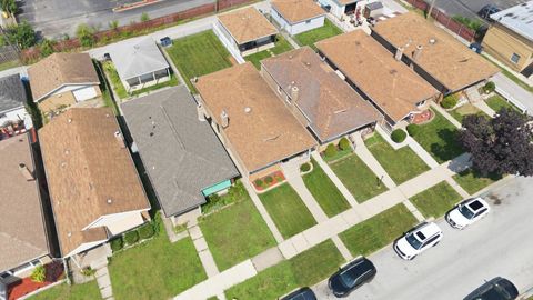 Tiny photo for 12718 S Justine Street, Calumet Park, IL 60827 (MLS # 12714987)