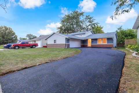 Photo of 706 Armitage Avenue, Glendale Heights, IL 60139 (MLS # 12756231)