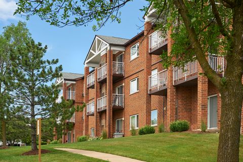 Tiny photo for 10300 Village Circle Drive #4407, Palos Park, IL 60464 (MLS # 12342883)