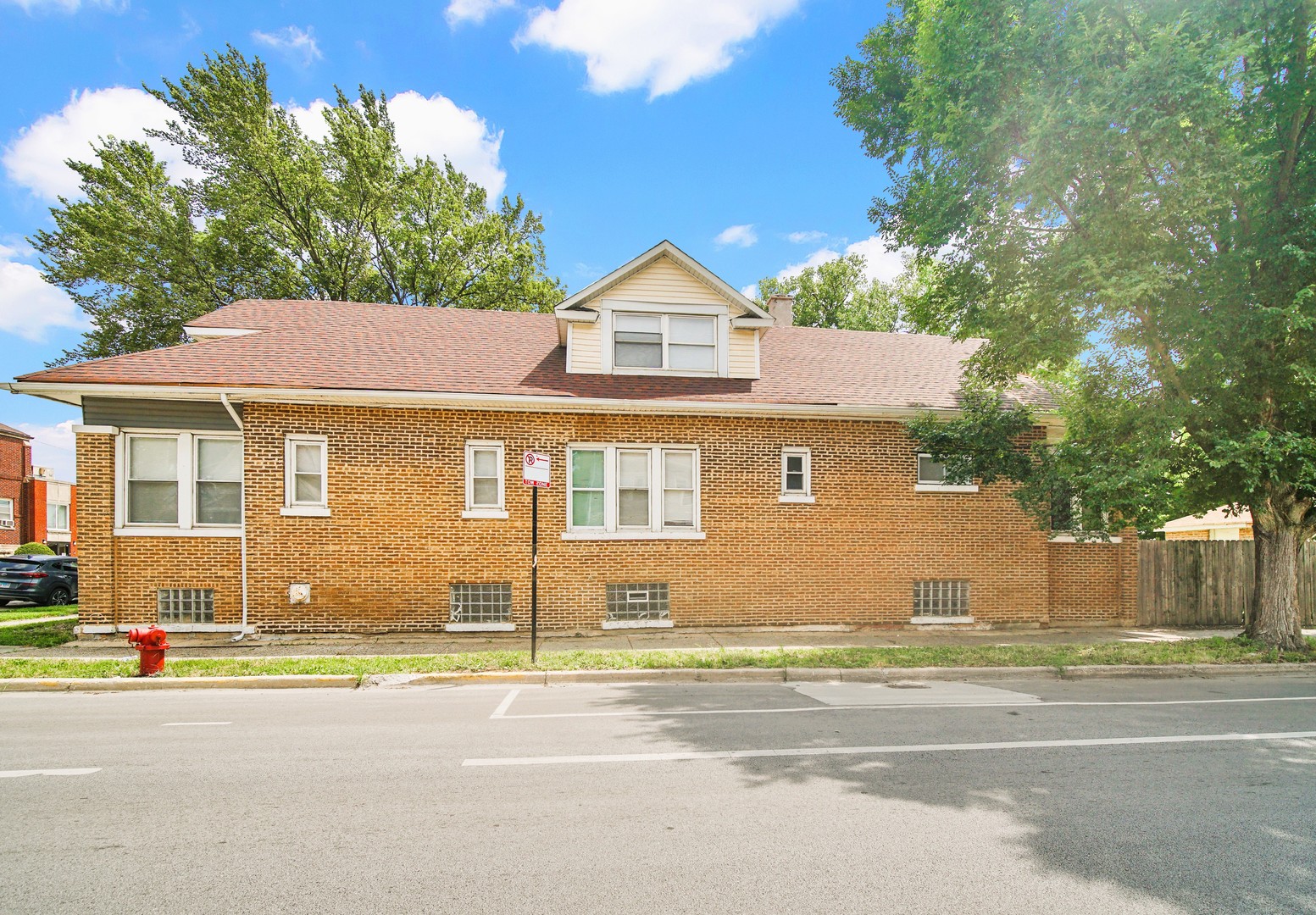 1 E 114TH Street