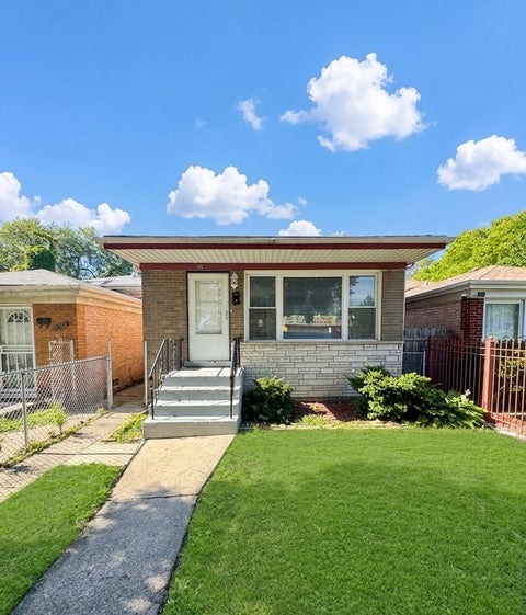 Photo of 1102 W 111th Street, Chicago, IL 60643 (MLS # 12686322)