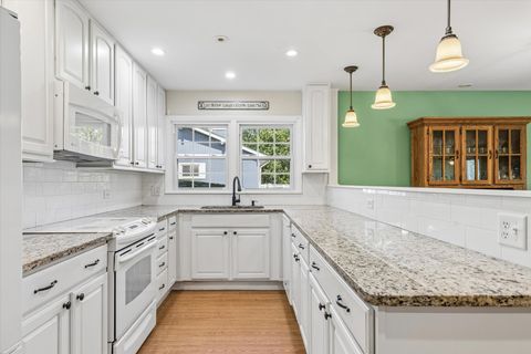 Tiny photo for 1503 Laurel Court, Sleepy Hollow, IL 60118 (MLS # 12694674)