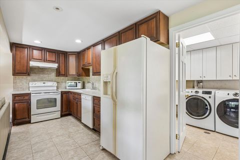 Tiny photo for 1503 Laurel Court, Sleepy Hollow, IL 60118 (MLS # 12694674)