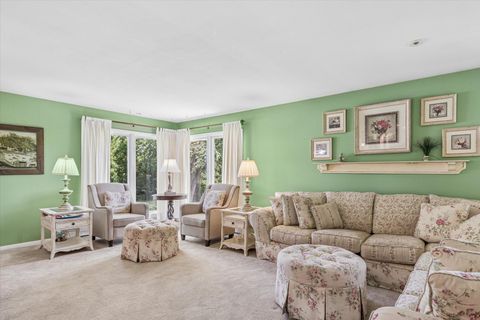 Tiny photo for 1503 Laurel Court, Sleepy Hollow, IL 60118 (MLS # 12694674)