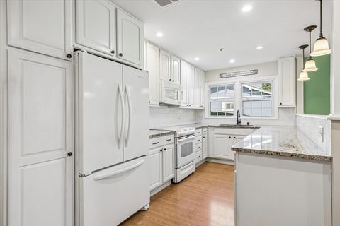 Tiny photo for 1503 Laurel Court, Sleepy Hollow, IL 60118 (MLS # 12694674)