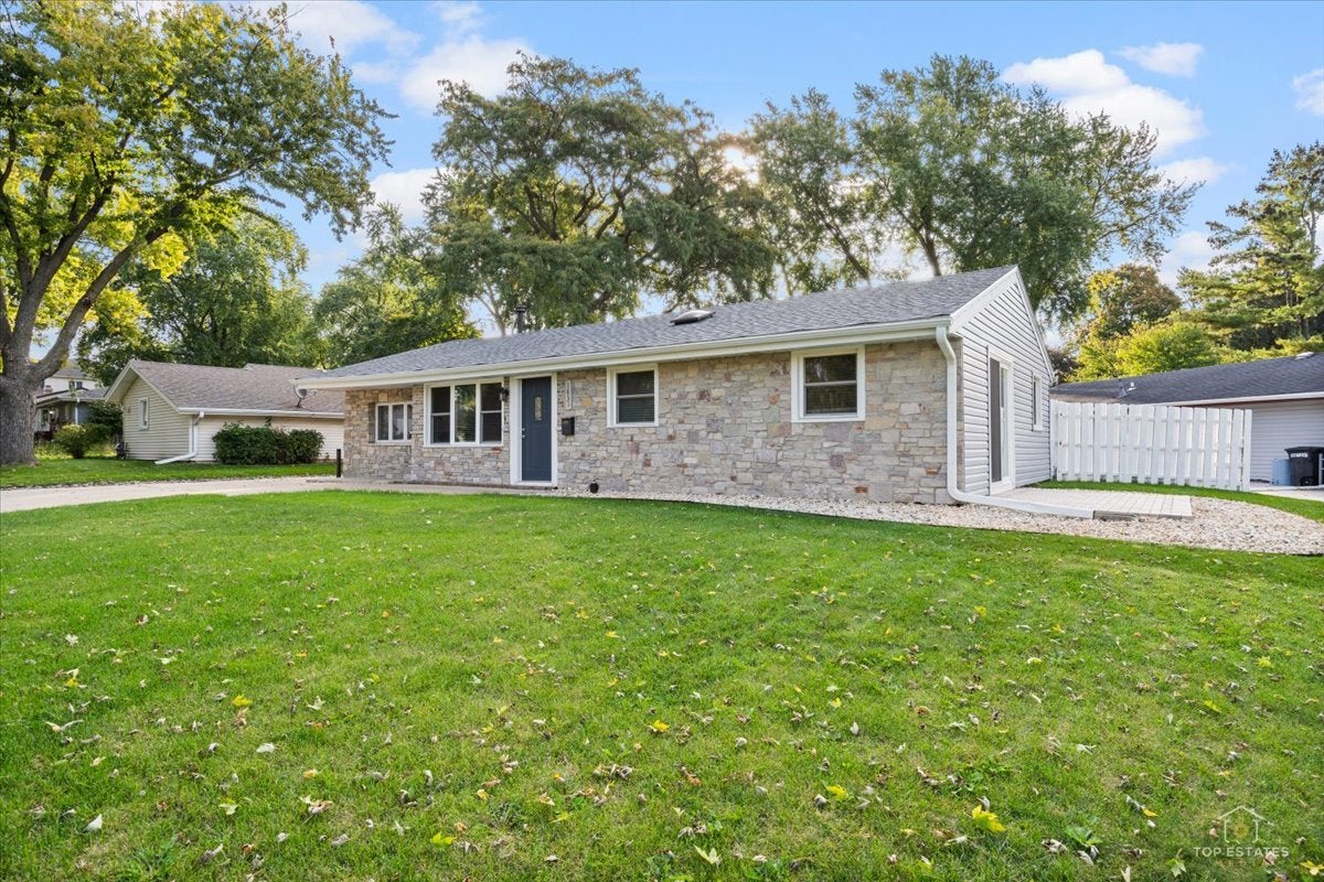 1831 WEDGEWOOD Lane