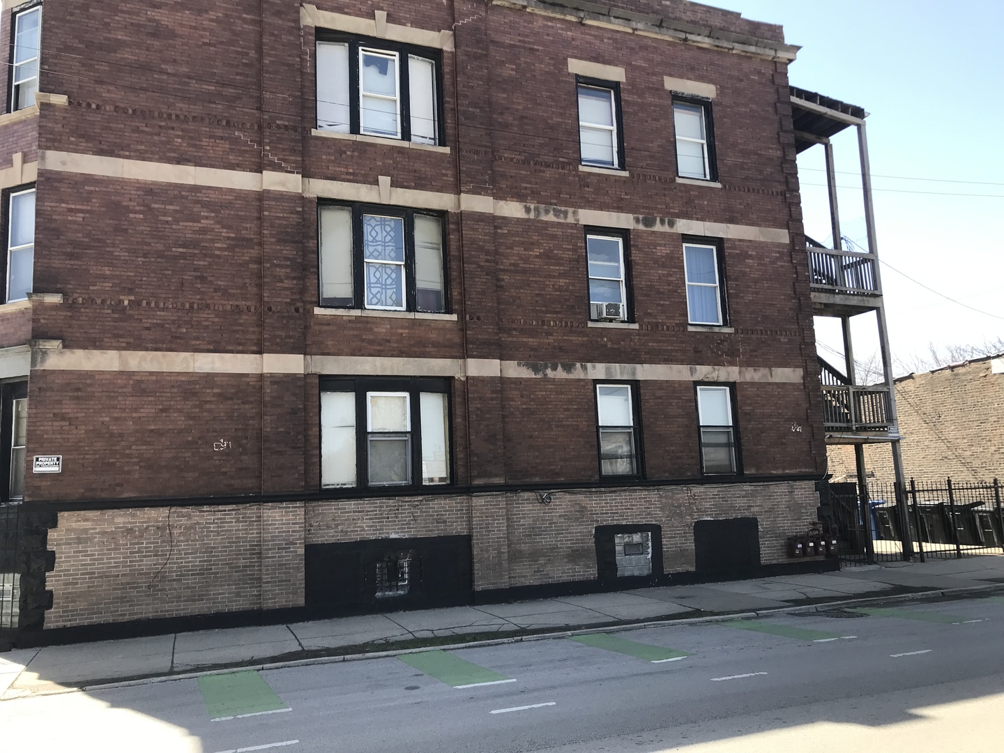 1600 S Saint Louis Avenue