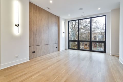 Tiny photo for 1418 W Warner Avenue, Chicago, IL 60613 (MLS # 12624942)