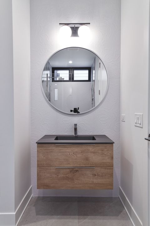 Tiny photo for 1418 W Warner Avenue, Chicago, IL 60613 (MLS # 12624942)