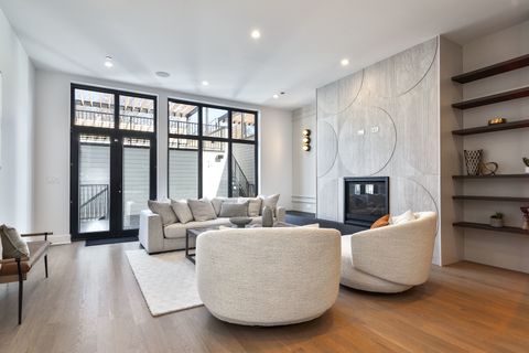 Tiny photo for 1418 W Warner Avenue, Chicago, IL 60613 (MLS # 12624942)