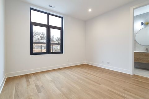 Tiny photo for 1418 W Warner Avenue, Chicago, IL 60613 (MLS # 12624942)